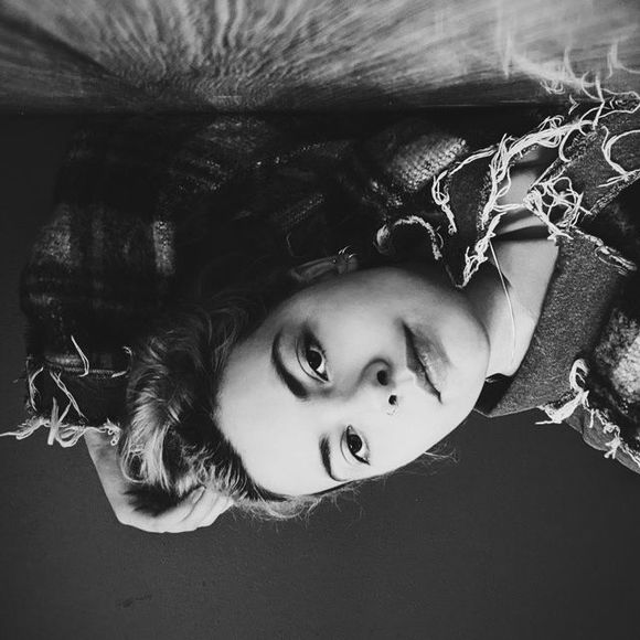 Meet your Posher, Justine - Picture 1 of 1